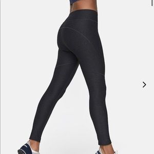 Bundle of TWO: Outdoor Voices warmup leggings